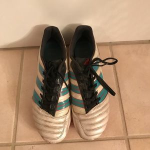 Adidas “Predator” women’s cleets